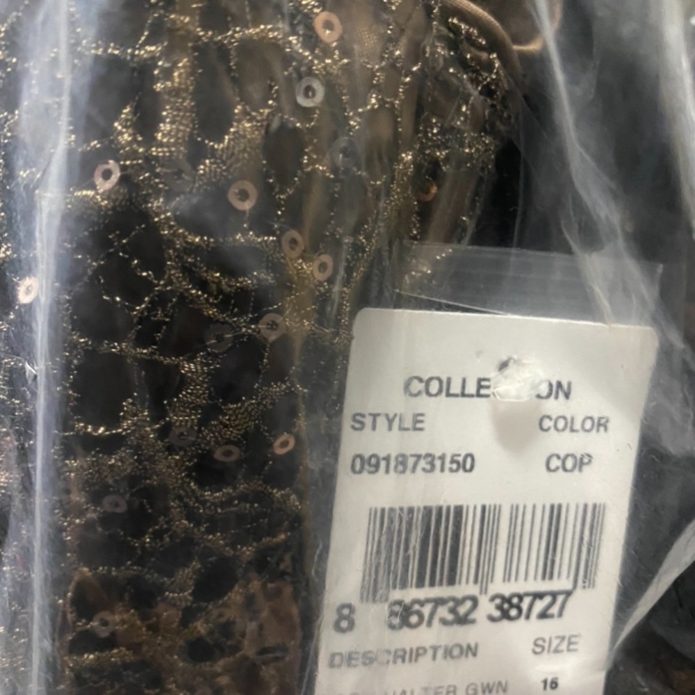 Adrianna Papell halter lace low back long gown - Picture 4 of 12